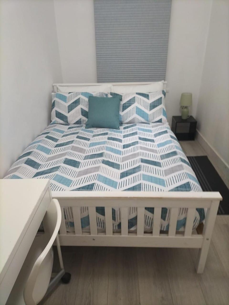 Comfortable Double Bed Located Near City Centre, Suitable For Contractors Health Care Professionals Or Long Business Stays In Coventry Or Delightful Holidays In Coventry Or Within The West Midlands Area Free Wifi Tea And Coffee Provided מראה חיצוני תמונה